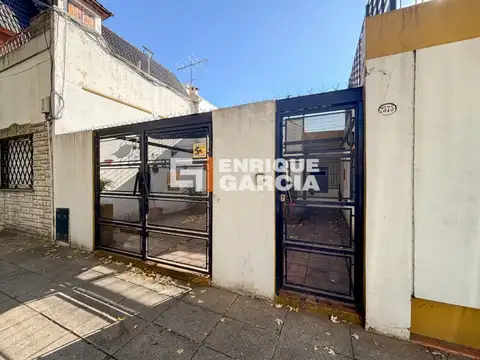 VENTA CASA EN LOTE PROPIO 6 AMBIENTES QUINCHO JARDIN GARAGE