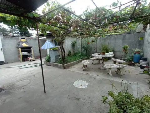 Casa 3 ambientes con 1 baño
