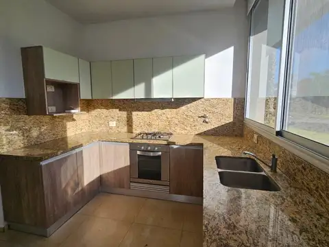 Casa en Alquiler de 3 dormitorios
