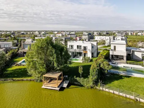 VENTA CASA AMOBLADA EL CANTÓN NORTE A LA LAGUNA 5 AMBIENTES