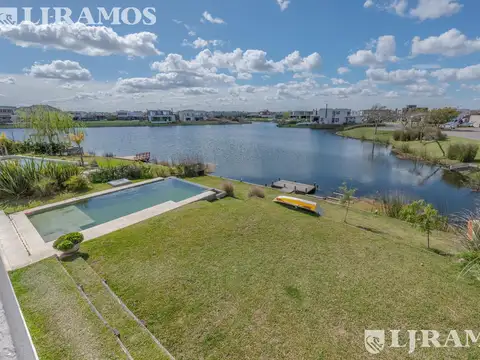 Casa al lago en Muelles - Puertos / Escobar