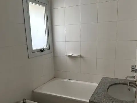 Departamento en Alquiler en Coghlan, $ 790.000