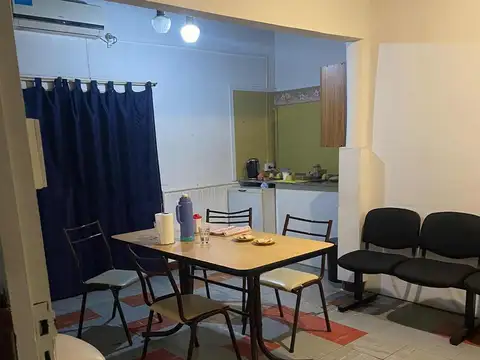 Edificio Comercial en venta - 7 Oficinas 2 Baños - Cocheras - 477Mts2 - Dolores