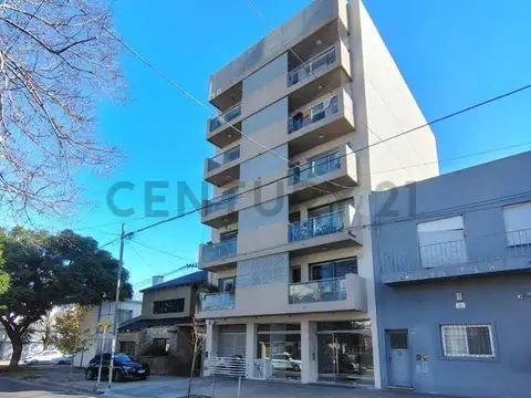 Semipiso 2 Dormitorios Zona Plaza Irigoyen, La Plata.
