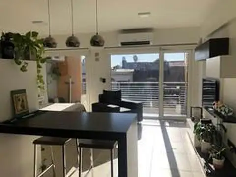 VENTA DEPARTAMENTO CON BALCON Y PUERTA PENTAGONO EN LINIERS
