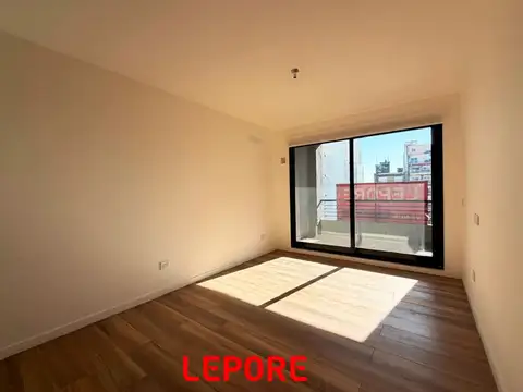 Departamento 4 AMBIENTES con balcon y cochera