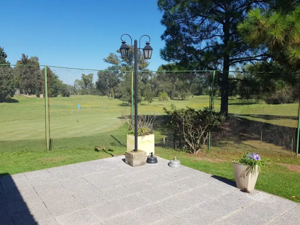 Casa en Alquiler - 3 dormitorios -