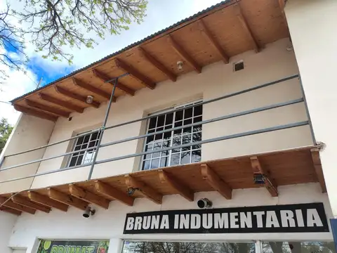 Departamento 9 ambientes con 4 baños