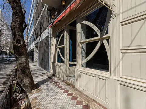 Venta Local Comercial con oficinas sobre lote propio en Belgrano.