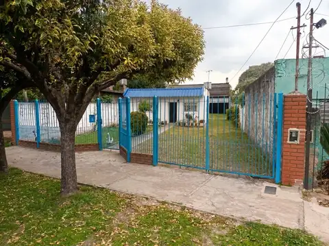 Venta CASA 5 AMBIENTES + GALPON FLORENCIO VARELA