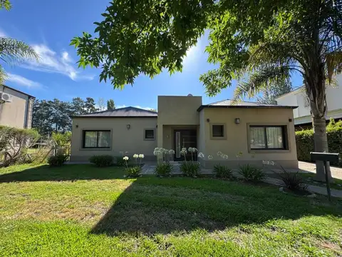 CASA VENTA LOS JAZMINES PILAR DEL ESTE APTO BANCO