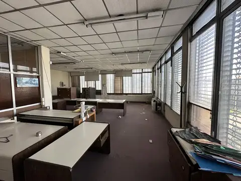 Edificio / Local Comercial 1.260m², calle San Martin, Garin, Escobar.