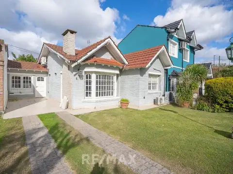 Casa en Venta con 2 cocheras
