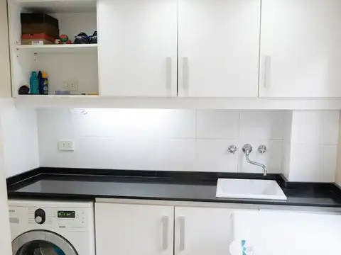 Casa en Venta con 5 cocheras