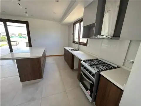 Impecable casa a estrenar en Terralagos. Canning, Ezeiza.