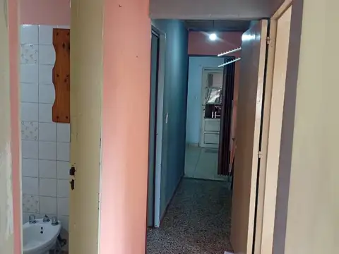 Casa 9 ambientes con 1 baño