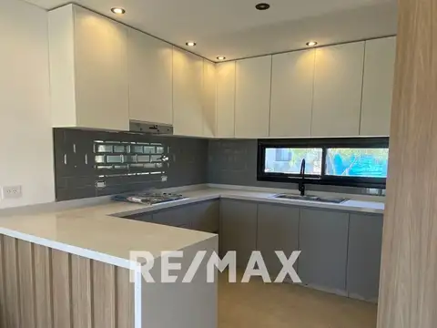 VENTA CASA SANTA ELISA 5 AMB. PILAR DEL ESTE