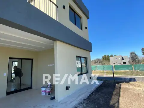 VENTA CASA SANTA ELISA 5 AMB. PILAR DEL ESTE