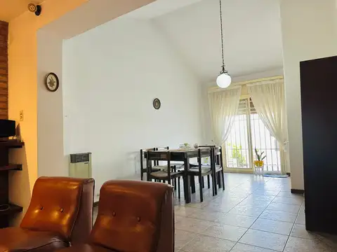 Casa 3 ambientes con 2 baños
