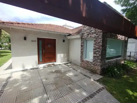 Casa 4 ambientes con 3 baños