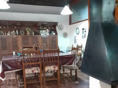 Casa en Venta Gral Roca  + dto 1 dormitorio