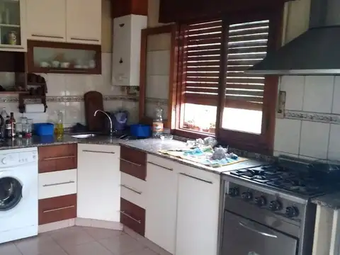 VENTA CASA TANTI 4 DORM CERCA DEL RIO