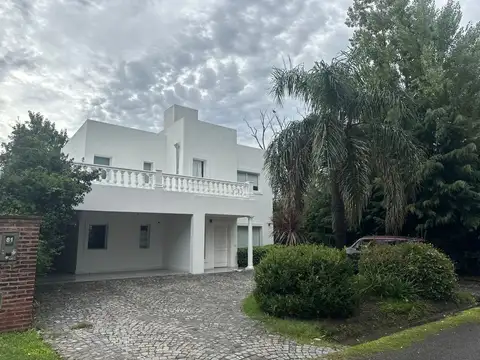 EXCELENTE CASA EN ALQUILER LA MASIA PILAR