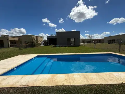 Casa  en Venta en San Ramón, Pilar del Este, Pilar