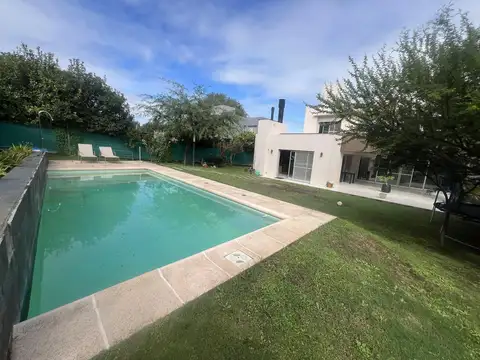 CASA A LA VENTA LA CUESTA 4 DORMITORIOS