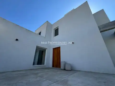 Casa en Alquiler en San Simón, USD 1.600