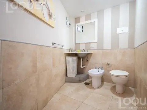 Casa 4 ambientes con 2 baños