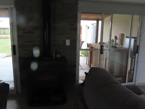 Casa 3 ambientes con 2 baños