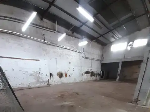 Galpón Buenos Aires  3886 (acceso por dos calles)