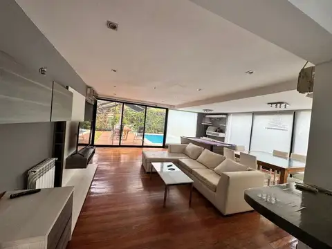 Casa 7 ambientes con 5 baños