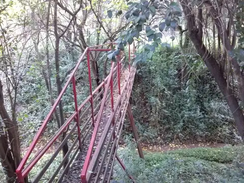 Casa 8 ambientes con 3 baños