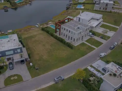 Venta lote al agua BARRIO MUELLES PUERTOS DEL LAGO