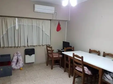 Av Riestra 5500, Piso 6