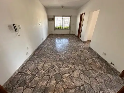 Departamento en Venta en Isidro Casanova, USD 50.000