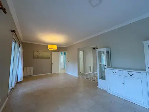 Casa 4 ambientes con 4 baños