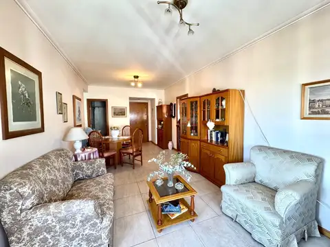 RAMOS MEJÍA CENTRO, VENTA 4 AMB. AMPLIO