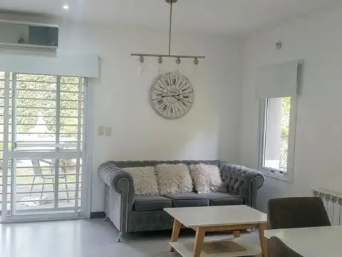 Casa en Alquiler en Barrio Parque Leloir, USD 2.200