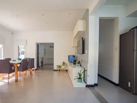 Casa 4 ambientes con 3 baños