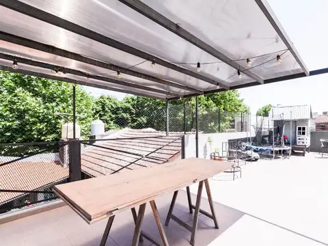 Casa 4 ambientes con 2 baños