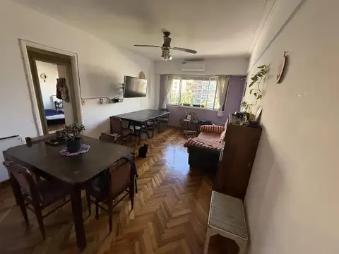 Departamento en venta 3 ambientes con  balcon en Caballito
