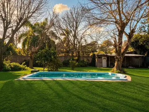 Casa en Venta con 2 cocheras