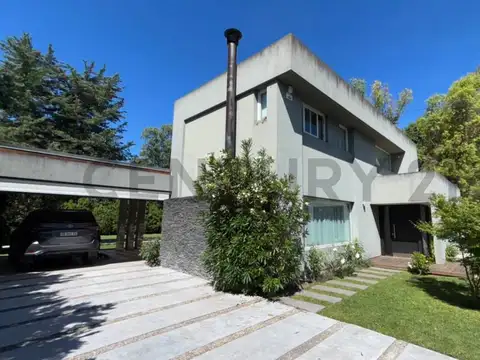 Casa en Venta en Villa Elisa, USD 360.000