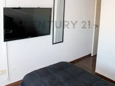 SE VENDE DEPARTAMENTO DE  3 AMBIENTES, COCHERA, BALCON,VISTA