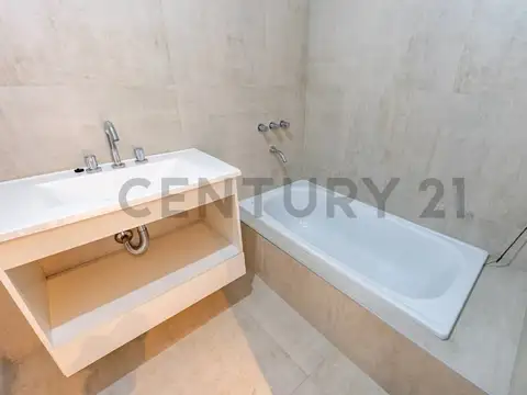VENTA TRIPLEX CASTELAR A ESTRENAR 4 AMBIENTES