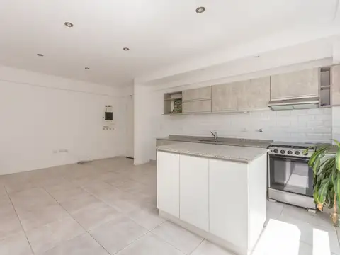 Depto Tipo Casa en Venta en Coghlan, USD 225.000