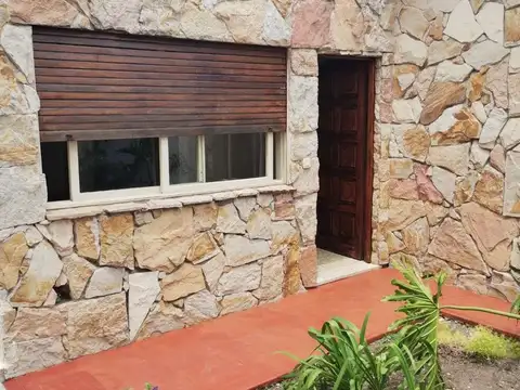 PH 2 dormitorios con patio en alquiler La Plata